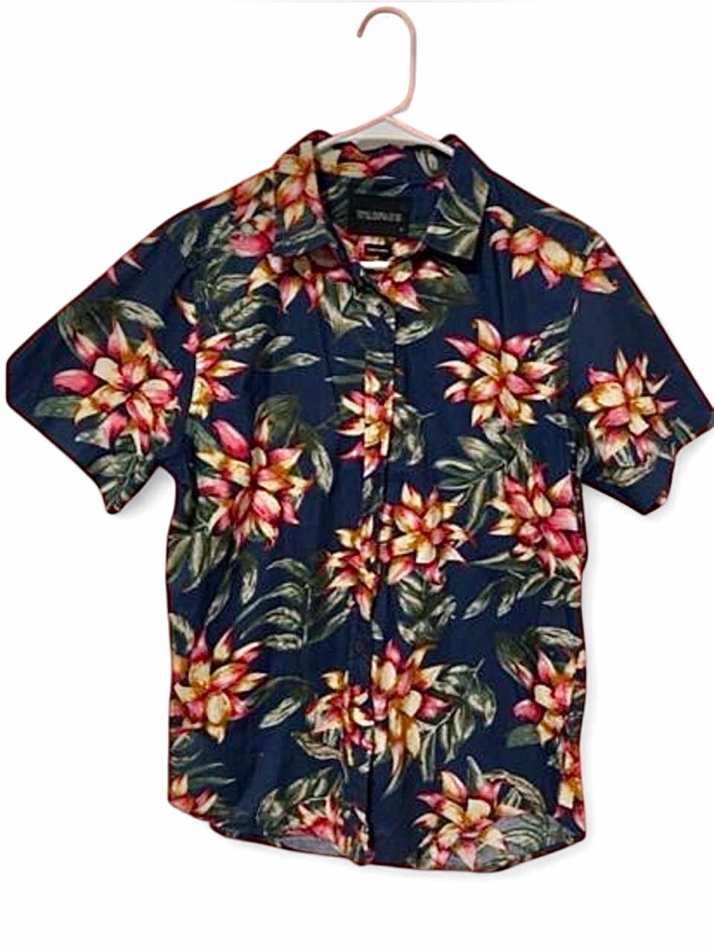 Wildfang Navy Floral Hawaiian Short-Sleeve Button-Up Shirt 🌺